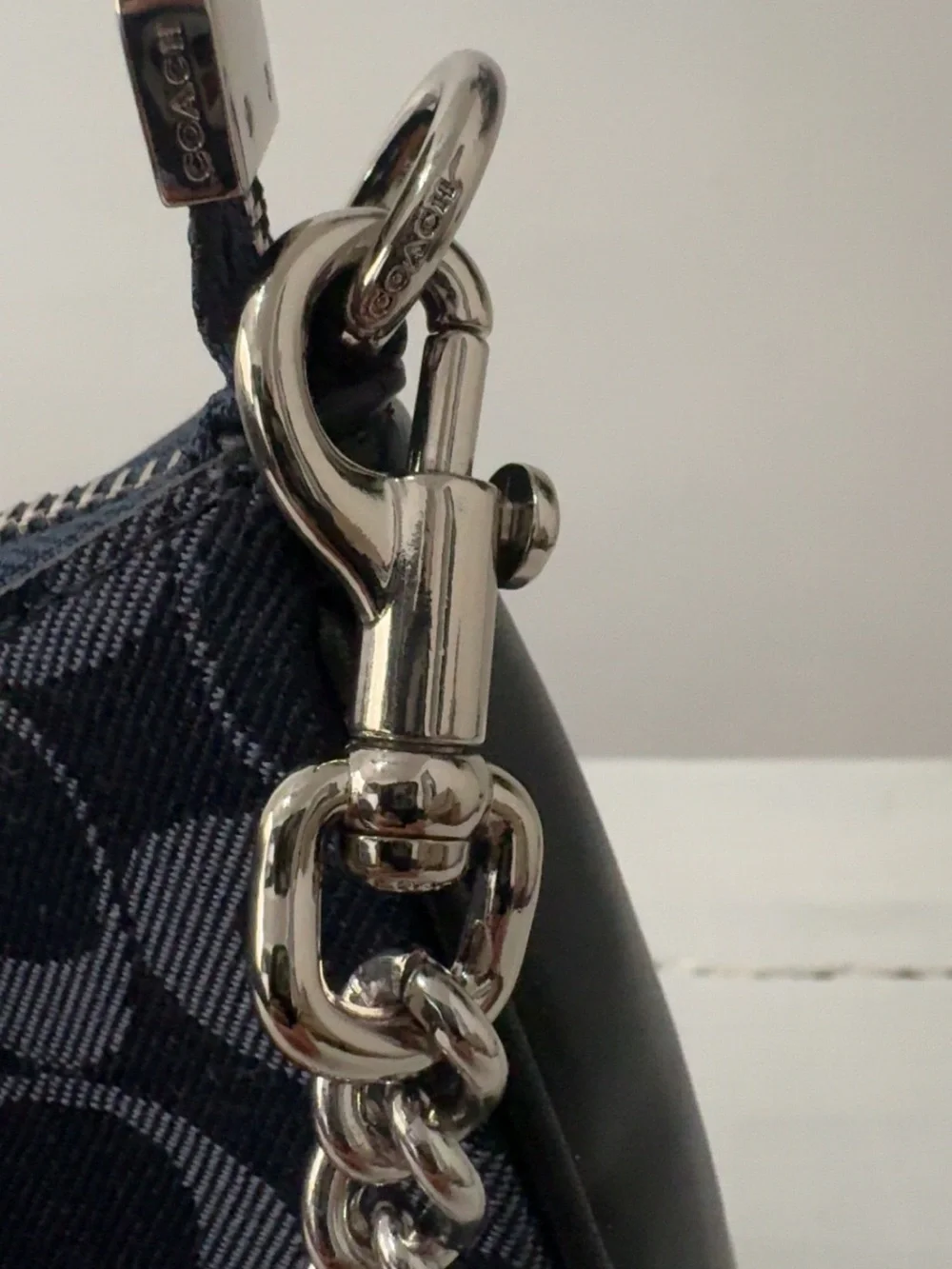 COACH Teri Shoulder Bag In Signature Canvas Denim ( New)